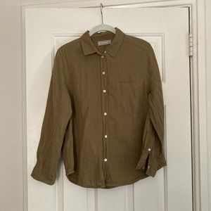 Everlane shrunken button up shirt, size 10